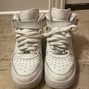 Men’s 6 Women’s 8 Nike high top air force 1